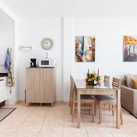 Deluxe 6 * La Laguna (Tenerife)