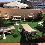 Deluxe 6 Apartment *