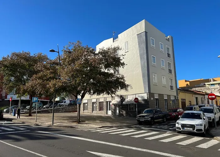 Deluxe 6 La Laguna (Tenerife)